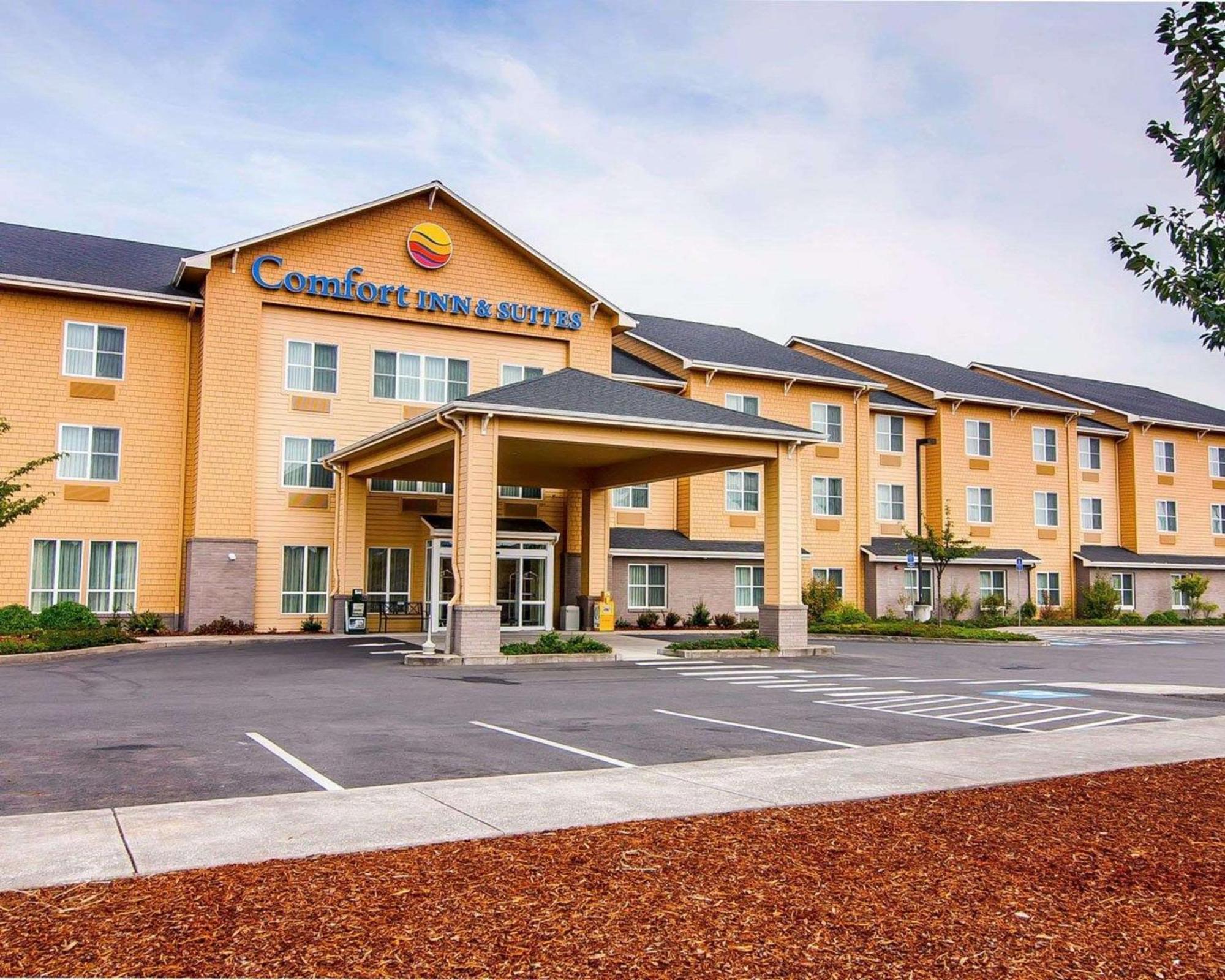 Comfort Inn & Suites Creswell Exterior photo